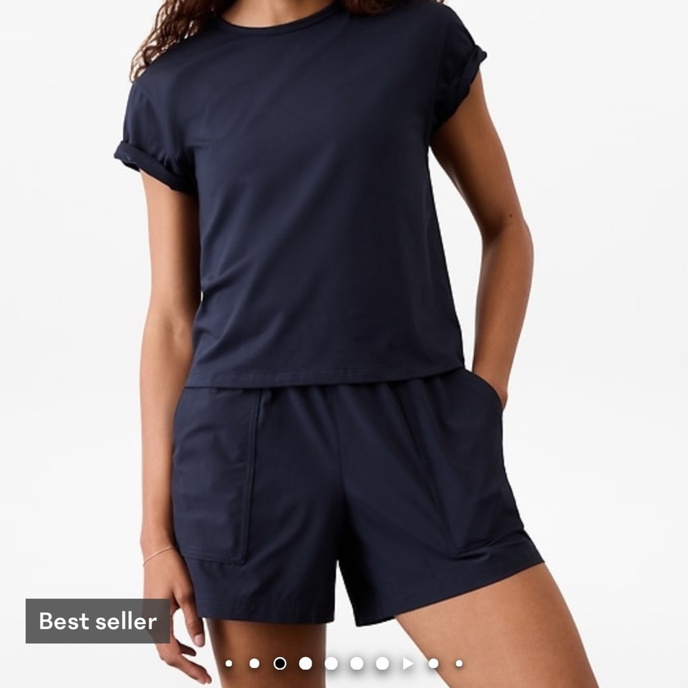 Athleta Wayfind 5” shorts